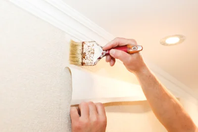 Pose de papier peint à Montmain — revêtements muraux et toiles de verre